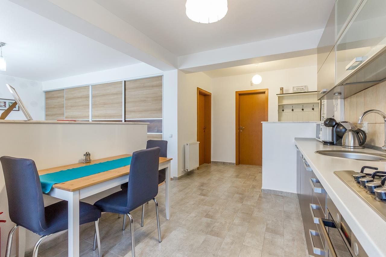 Trifoiului Apartment *